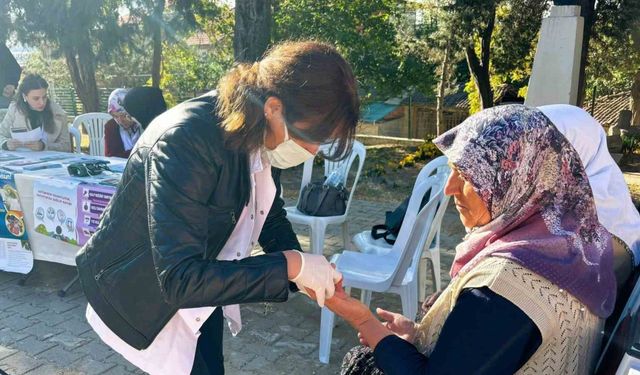 Uşak’ta Köylerde Halk Sağlığı günleri devam ediyor