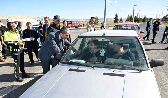 Vali Aktaş, polis uygulama noktasını ziyaret etti