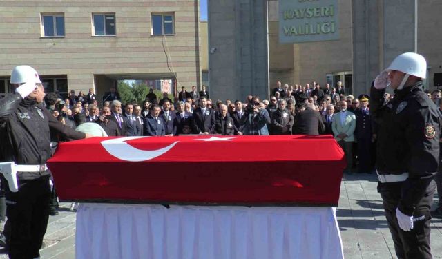 Vefat eden eski bakan için Kayseri’de tören düzenlendi