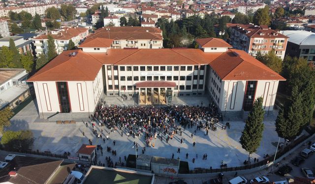 Atatürk İlkokulu, yeni binasında eğitim vermeye başladı