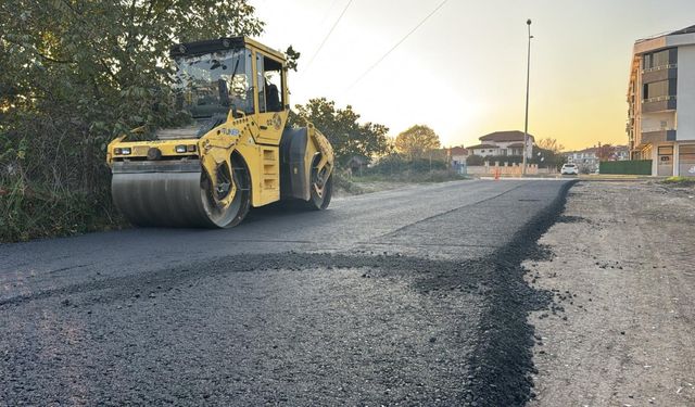 Hendek'te 4 ayrı mahalle sıcak asfaltla buluştu