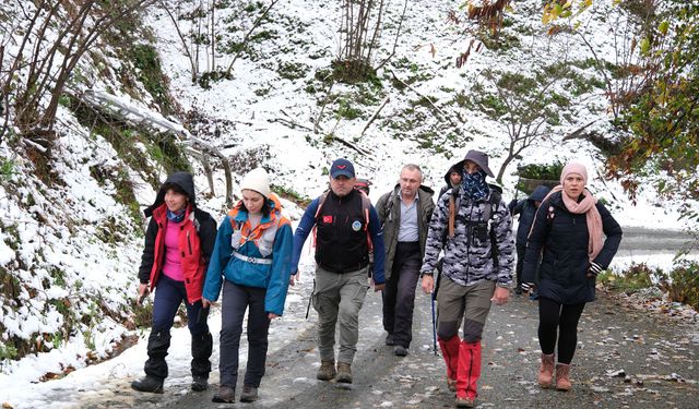 Doğa tutkunlarına kar sürprizi: Doğançay’da unutulmaz bir keşfe çıktılar