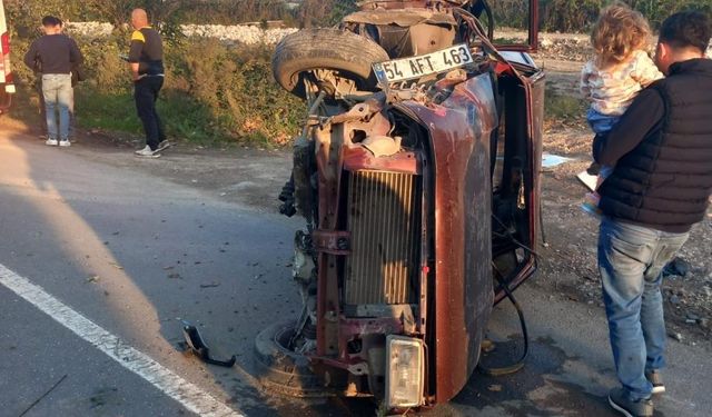 Yine tofaş yine kaza: kağıt gibi ezildi! 3 yaralı