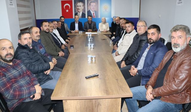 AK Parti Ferizli İlçe Başkanı Serhoş, partililerle ilk toplantısını yaptı