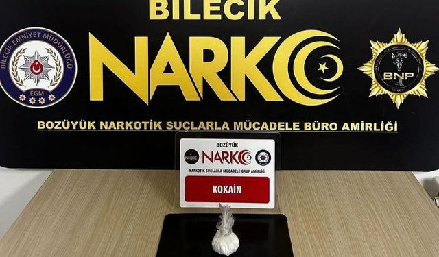 Bozüyük'te üzerlerinde uyuşturucu bulunan 5 kişi yakalandı