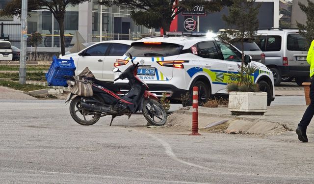 Bursa'da servis minibüsü ile çarpışan motosikletin sürücüsü yaralandı