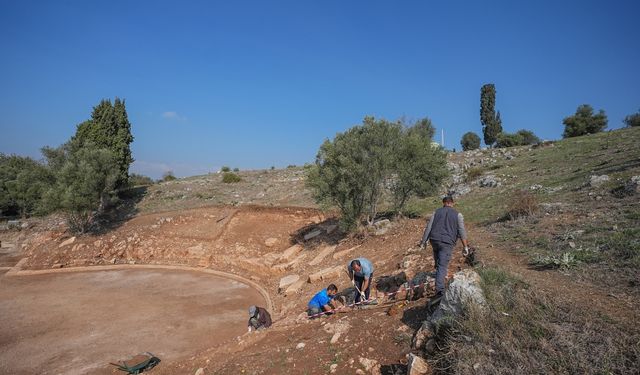 Gölyazı'daki antik tiyatroda "kişiye özel" seyirci basamağı bulundu