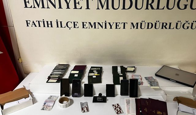 İstanbul'da sahte pasaport ve kimlik düzenleyen 3 zanlı tutuklandı