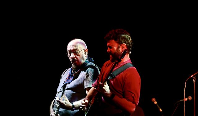 Jethro Tull İstanbul'da müzikseverlerle buluştu