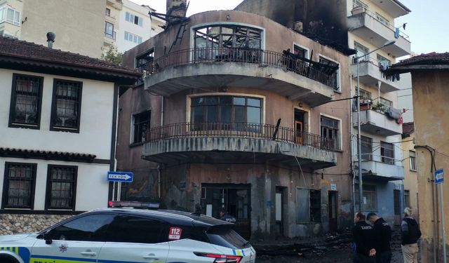 Mudanya'da kullanılmayan apartmanda çıkan söndürüldü