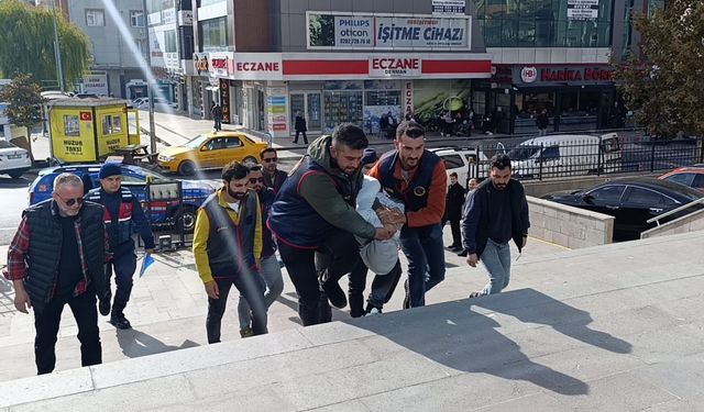 Tekirdağ'da cinsel istismara uğradığı iddia edilen bebeğin, anne ve babası tutuklandı