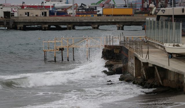 Tekirdağ'da deniz ulaşımına poyraz engeli