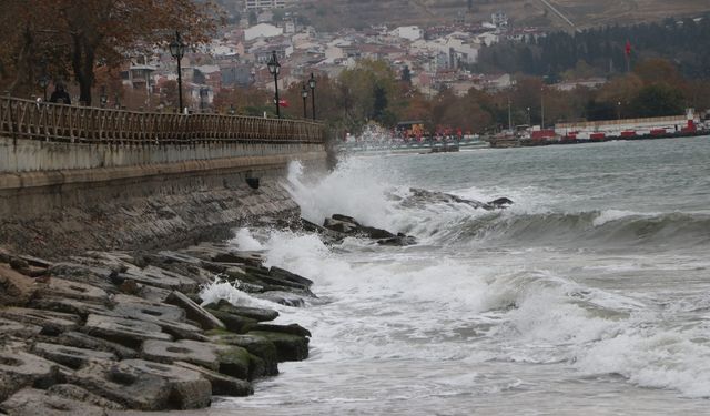 Tekirdağ'da poyraz etkisini 3 gündür sürdürüyor