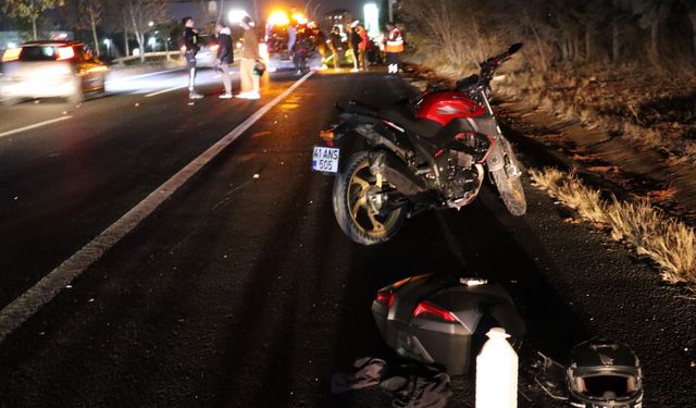 Tekirdağ'da yola devrilen aydınlatma direğine çarpan 3 motosikletin sürücüsü yaralandı