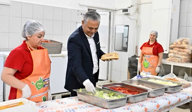 Muratpaşa’dan öğrencilere ‘okul menüsü’ desteği