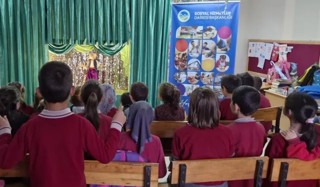 Sakarya'da şehrin her tarafına 'Bir Hikaye Bin Neşe' taşıyorlar