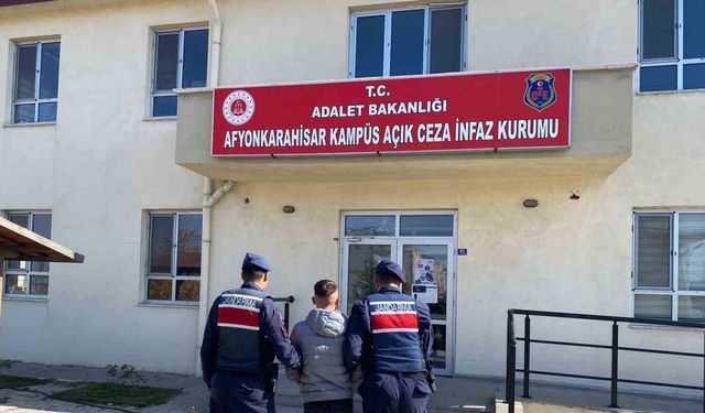 5 yıl hapis cezasıyla aranan şahsı jandarma yakaladı