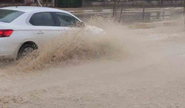 Adıyaman’da sağanak yağış etkili oldu