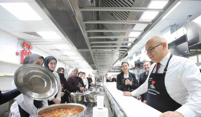 Ağrı mutfağının yöresel yemekleri lezzet yarışında sergilendi