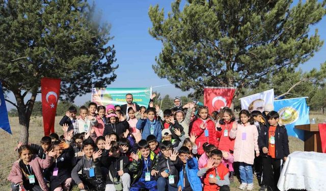 Ağrı’da velilerden öğretmenlere anlamlı Öğretmenler Günü hediyesi