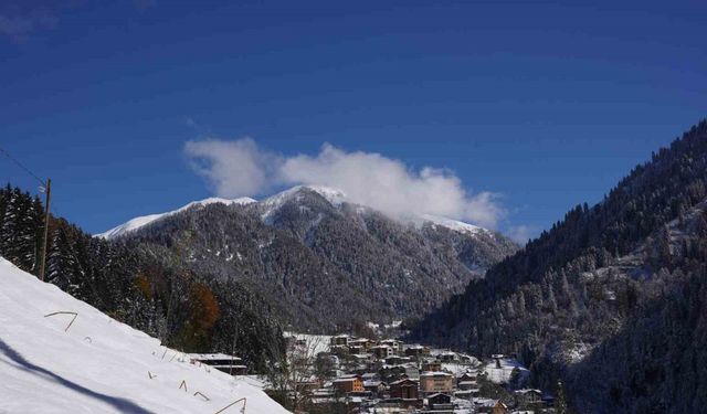 Ayder’de sonbahar kış ile birleşti, manzara mest etti