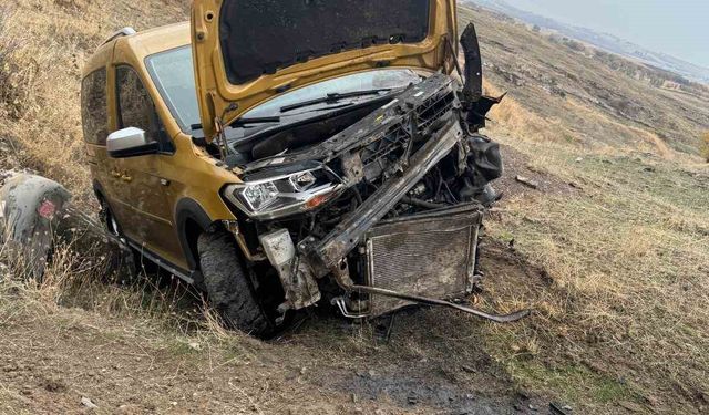 Batman’da hafif ticari araç şarampole yuvarlandı: 1 yaralı