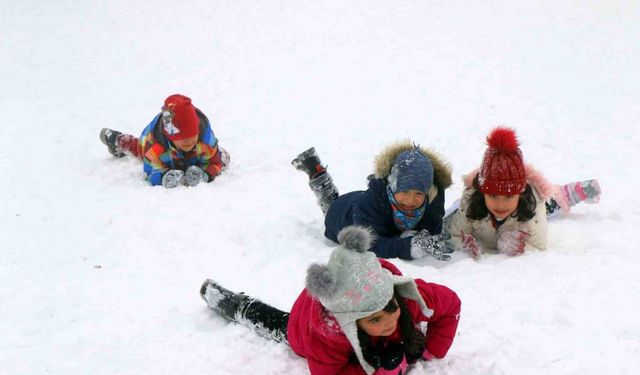 Bayburt’ta kar tatili bir gün daha uzatıldı Salı günü de okullar tatil olacak