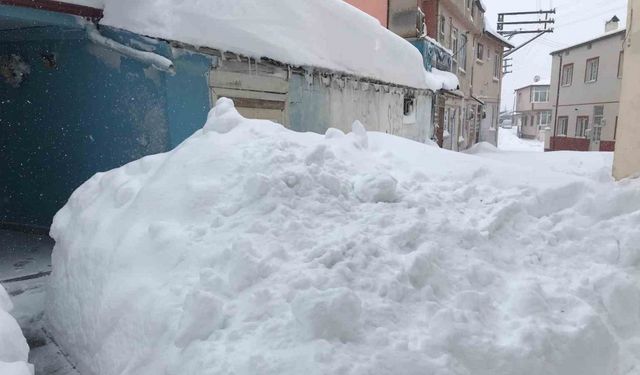 Bayburt’un en büyük mahallesi olan ’Şingah’ kara gömüldü vatandaşlar belediyeden acil yardım bekliyor