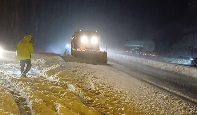 Bolu Dağı’nda kar yağışı etkili oluyor