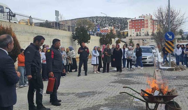 Bozkır’da hastane personeline yangın eğitimi verildi