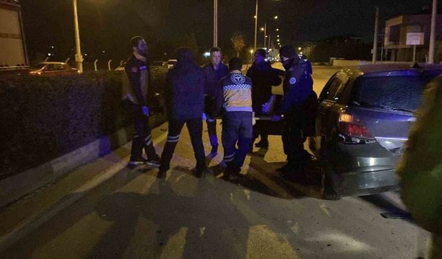 Bursa’da 2 otomobil çarpıştı: 4 yaralı