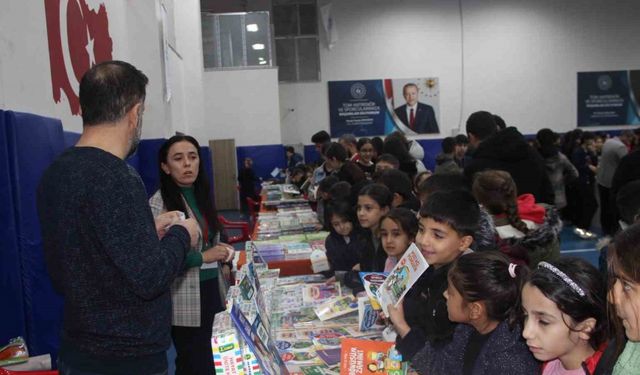 Cizre’de kitap fuarı kapılarını kitapseverlere açtı