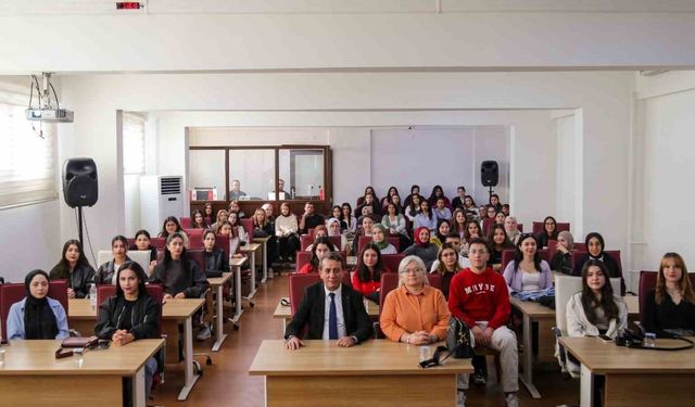 Efeler Belediyesi üniversiteli gençleri ağırladı