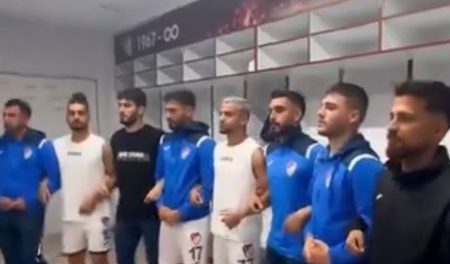 Elazığspor’dan halaylı galibiyet paylaşımı