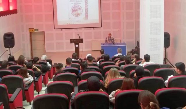 Emet MYO’da "Moleküllerden İnsan Sağlığına, Tıpta Kimyanın Gizli Gücü" konulu konferans