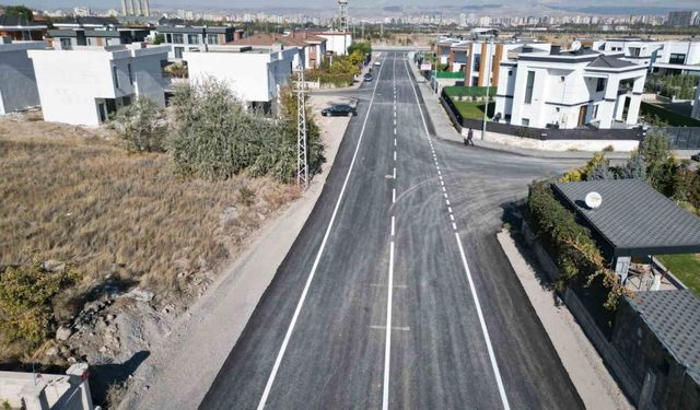 Erenköy mahallesinde asfalt ve çevre düzenleme çalışması gerçekleştirildi