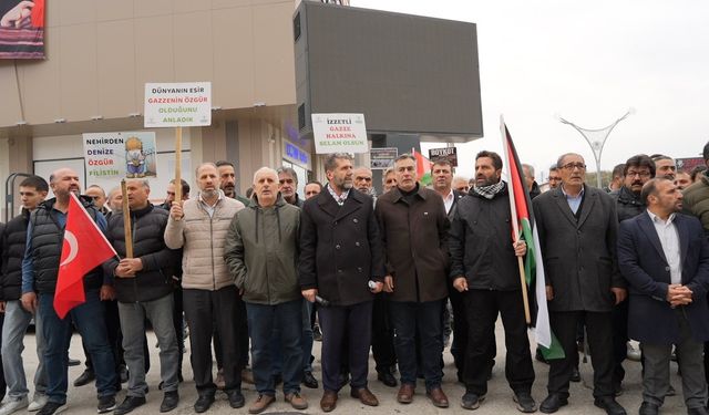 Erzincan’da Meydan24 AVM’de açılacak olan Starbucks boykot edildi