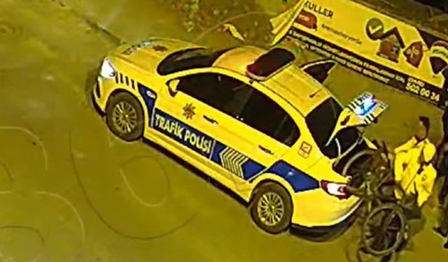 Evini bulamayan yaşlı adamı polis evine götürdü