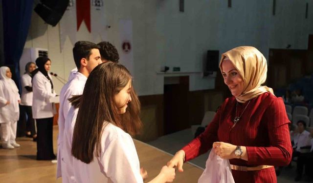 FÜ’de beyaz önlük giyme töreni düzenlendi