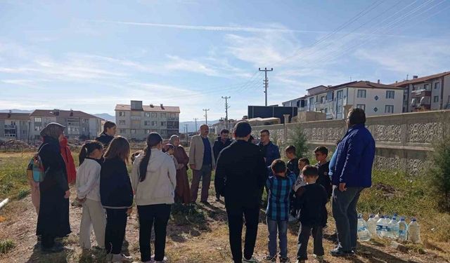 Gediz’de “Bir İyilik, Bir Fidan” etkinliği ile fidanlar toprakla buluştu