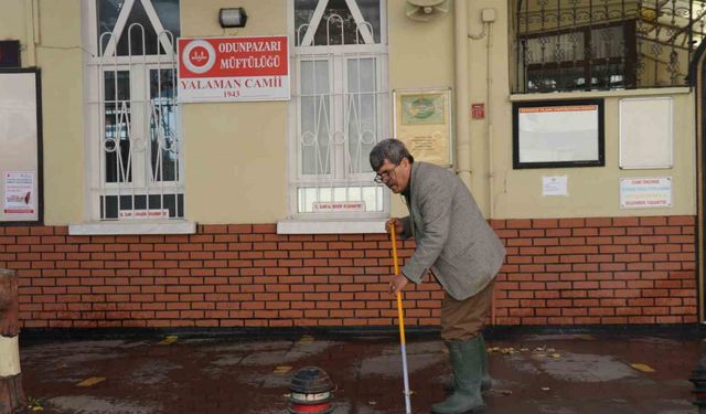 Gerçek zenginliği camide buldu