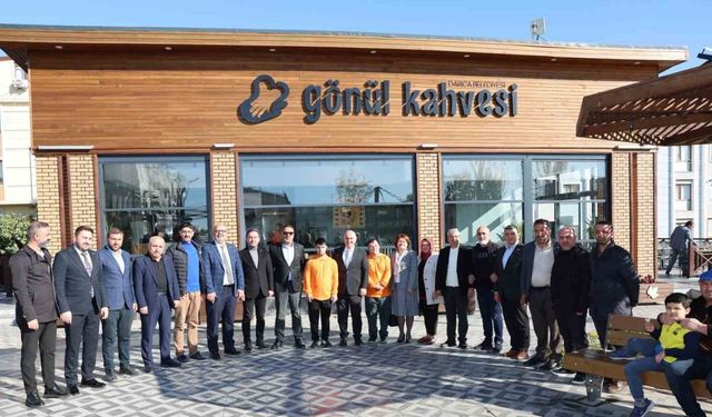 Gönül Kahvesi’nin "özel" garsonları