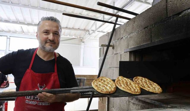 Günlük 2 bin TL yevmiye ile çalıştıracak kalifiye işçi bulamayınca küreği eline alıp fırının başına geçti