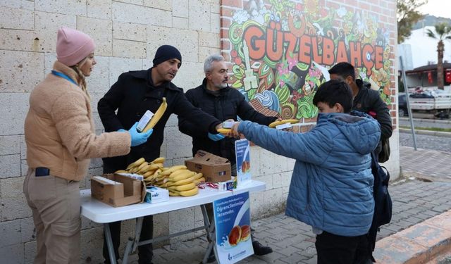 Güzelbahçe’de süt, poğaça ile birlikte öğrencilere kuruyemiş ve meyve de dağıtılacak