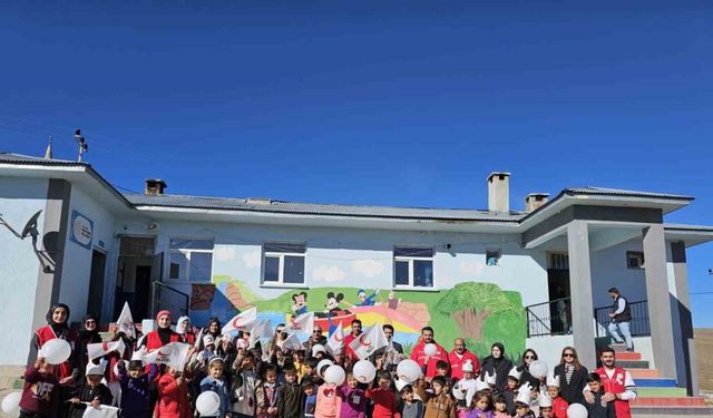 Hamur’da Kızılay Haftası etkinlikleri renkli görüntülere sahne oldu