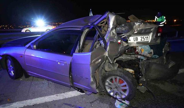 Hasta sevki yapan ambulans otomobille çarpıştı: 1 ölü, 5 yaralı