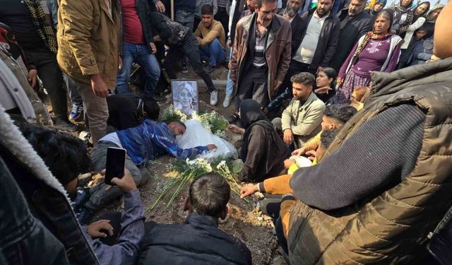 İstanbul’da öldürülen küçük Şirin Şanlıurfa’da gözyaşlarıyla defnedildi