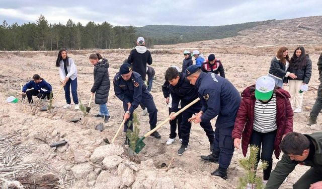 Jandarma ekipleri fidan dikme etkinliğine katıldı