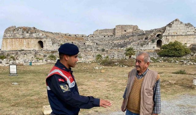 Jandarma ekipleri vatandaşları bilgilendirdi