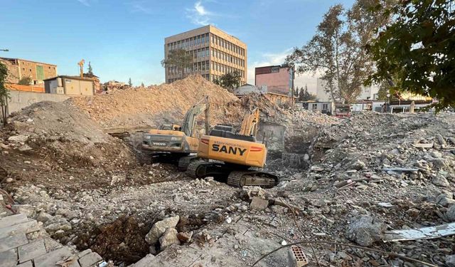 Kahramanmaraş’ta ağır hasarlı binaların yıkım oranı yüzde 98